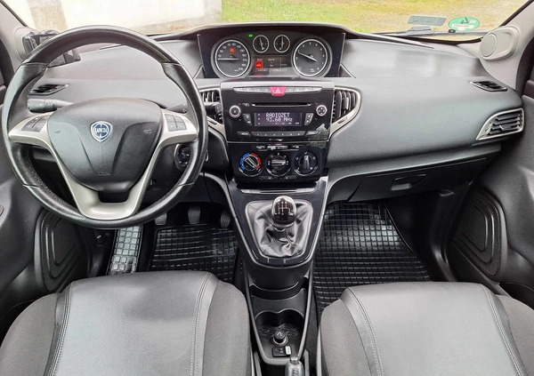 Lancia Ypsilon cena 24900 przebieg: 169300, rok produkcji 2014 z Dzierżoniów małe 379